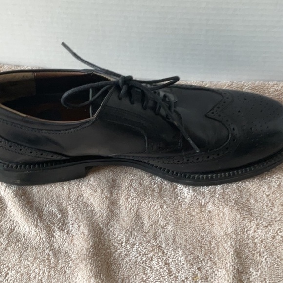 Dockers Black Leather Oxfords with Wingtip Design - Picture 8 of 9